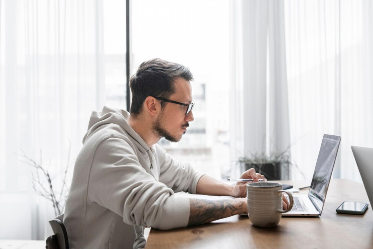 Learning materials showing step-by-step investment analysis process